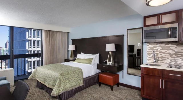Двухместный люкс c 1 комнатой Staybridge Suites Atlanta - Midtown by IHG