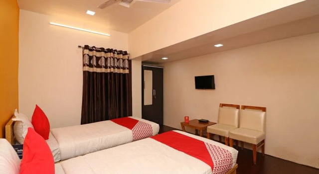 OYO18966 Relax Inn