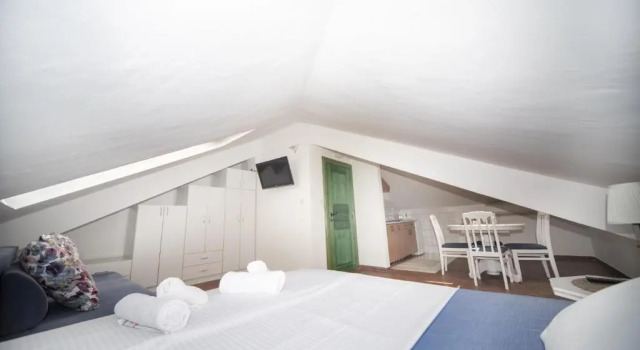 Студия Мансарда с видом на море Kamena Palata Apartments