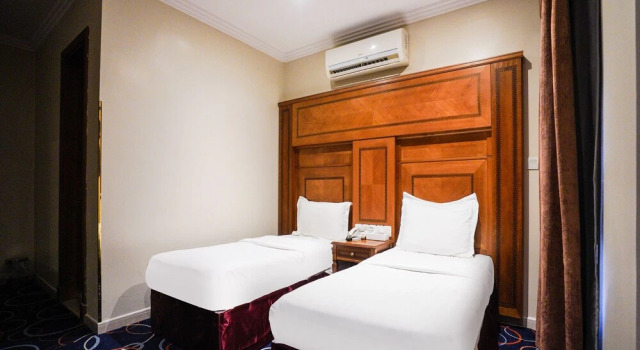 Люкс OYO 650 Dhiyafat Dallah Hotel