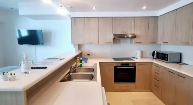 Appartamento quadruplo con balcone Aphrodite Plaza