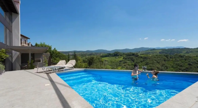 Семейная вилла Luxury с балконом Luxury Villa Eva Pool Whirlpool & Sauna