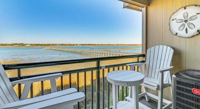 Апартаменты Waterfront Gem w/ Balcony in Garden City