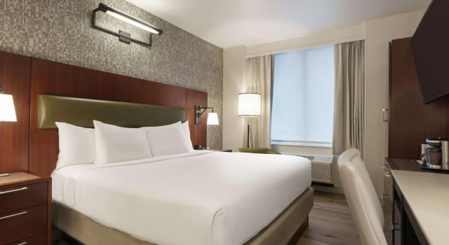 Двухместный номер DoubleTree by Hilton New York Downtown
