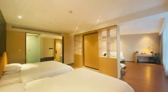 Люкс Superior IU Hotel （Zhangjiakou No.1 High speed Railway Station）
