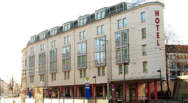Кровать в общем номере Hotel Leipzig City Nord by Campanile