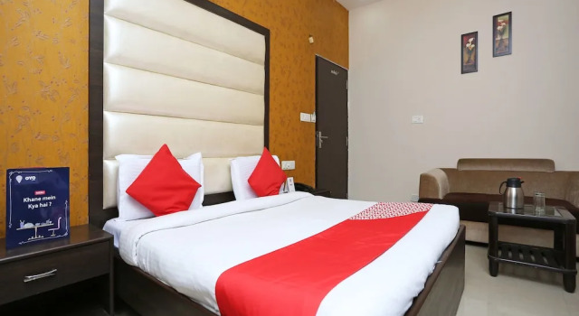 OYO 12027 Hotel Amara