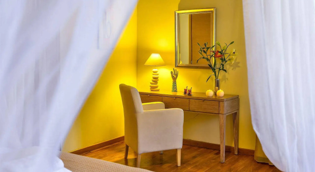 Apirathes