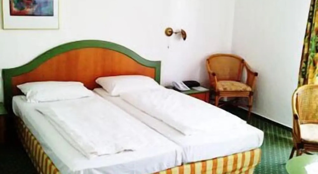 Hotel Klusenhof, Забронировать Отель Отели Липпштадт с парковкой, Парковка
