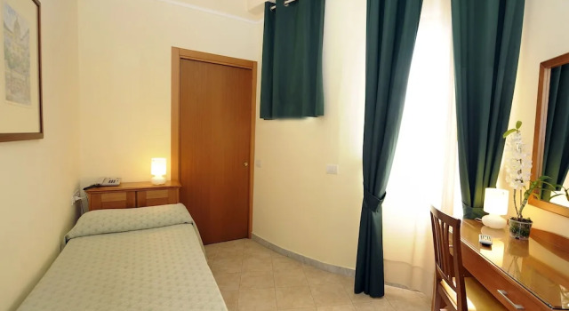 Одноместный номер Classic с красивым видом из окна Hotel Tourist