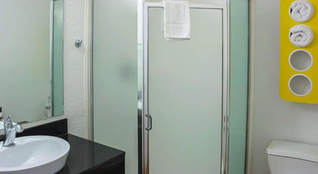 Четырёхместный номер Standard Motel 6-Porterville, CA