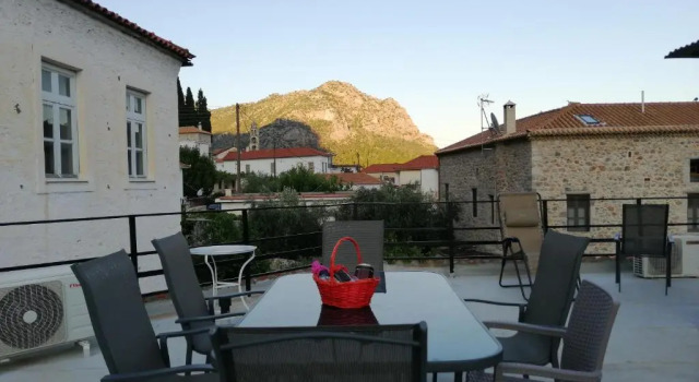 Rodomelo House with Terrace - 4 Bedrooms, Rezerwuj Hotel South Kynouria Grecja