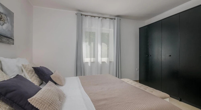 Beautiful Home in Kras With Wifi and 3 Bedrooms, Varaa Hotelli Hotellit Kvarner Islands uima-altaalla, Uima-allas