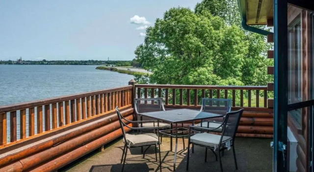 Четырёхместный номер Standard с видом на озеро Quality Inn Ashland - Lake Superior