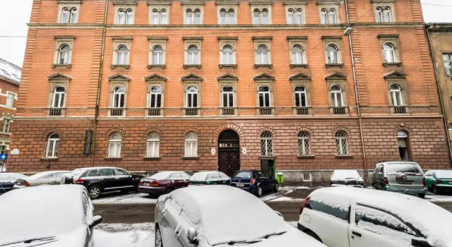 BERTA - 4 Bedrooms, 3 Baths, Varaa Hotelli Budapest Budapest