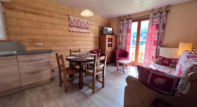 Crepuscule 4 - Appartement proche pistes de ski et village, Забронировать Апартаменты/квартира Отели Ла-Клюза с парковкой, рядом с Горнолыжный подъемник Риффруа, Парковка