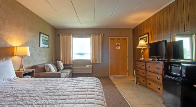 Четырёхместный номер Standard Half Moon Motel & Cottages