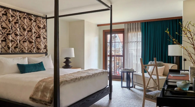 Четырёхместный номер Standard с балконом Madeline Hotel & Residences, Auberge Collection