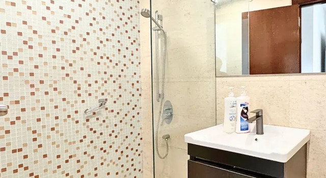 Семейный люкс с 3 комнатами с балконом Regalia Residence The Sky Pool Suite