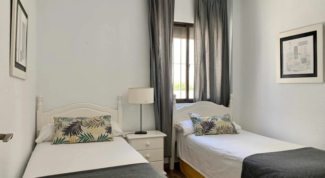 Apartamento F1 Urb Las Cañas