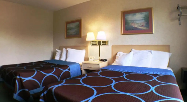 Четырёхместный номер Standard Super 8 by Wyndham Canandaigua