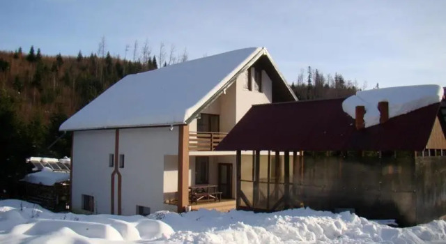 La Poale'n Brau, Prenota Hotel Mănăstirea Humorului Suceava