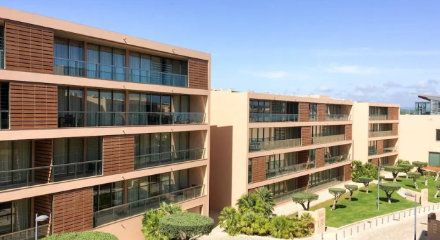 Apartment With 2 Bedrooms in Guia, With Shared Pool, Enclosed Garden and Wifi - 500 m From the Beach, Rezerwuj Apartament Hotele w Algarve z parkingiem, Parking