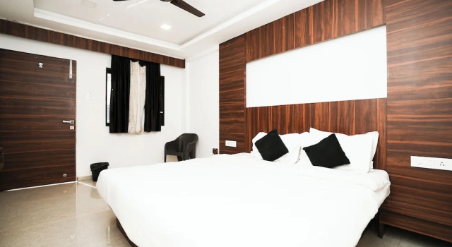 Номер Deluxe Hotel Sai Executive Near Holy Cross Church Mahabaleshwar