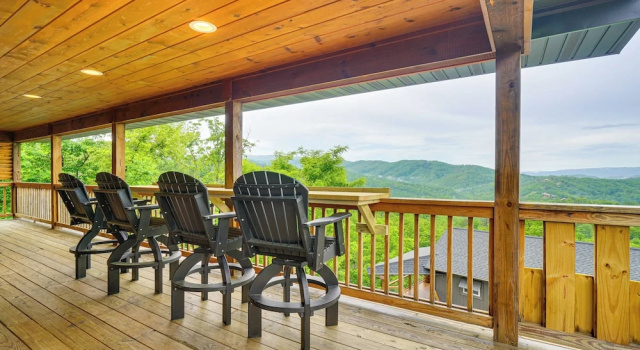 Коттедж Private Hot Tub: Gatlinburg Cabin in the Clouds