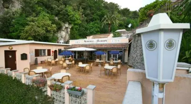 Auberge de lEurope, Забронировать Хостел Эз Приморские Альпы