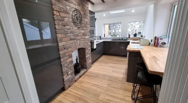 4 Bed Townhouse-sleeps 7-garden-pets-valley View, Boek Hotel Risca Glamorgan