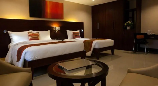 Полулюкс Standard NS Royal Hotel