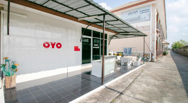 OYO 75390 Sunee Place Hotel