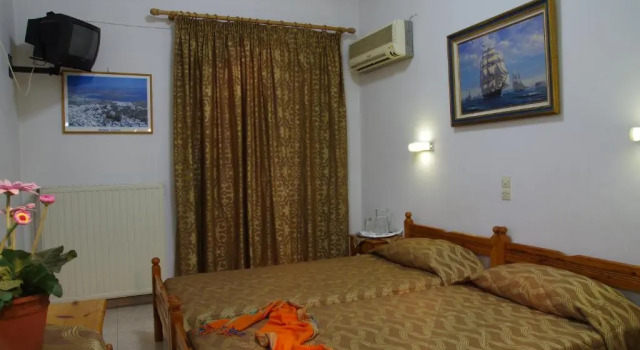Трёхместный номер Standard Effie Hotel