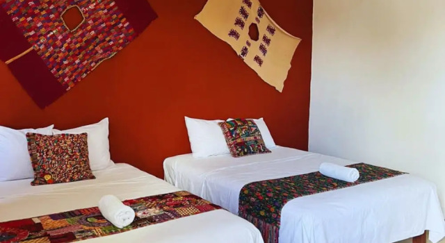 Ekonomiczny czteroosobowy pokój Balamku Hotel Cafe
