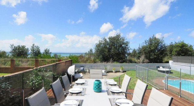 Bella Blu Beach House - direct beach access, Забронировать Отель Отели в центре Винсентия, в центре