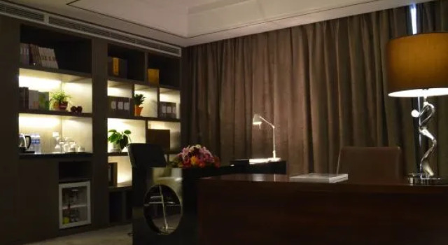 Люкс Business Cumberland Phoenix Hotel