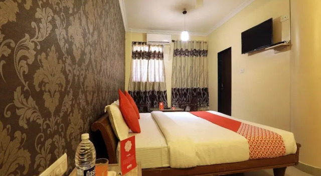 Hotel Clarissa by OYO Rooms, Забронировать Отель Отели штата Махараштры 3 звезды, 3*