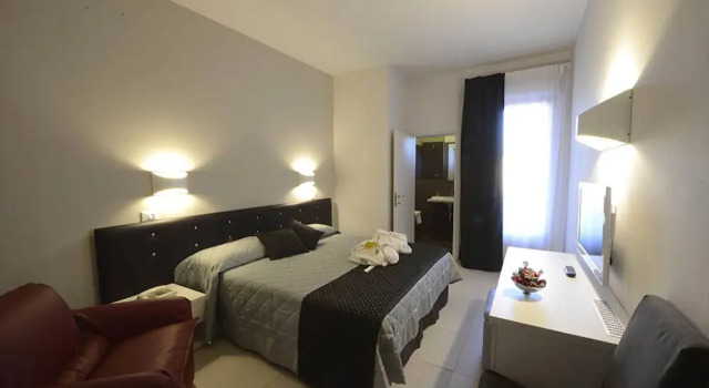 Двухместный номер Business с балконом Hotel Delta