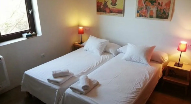 Siamo Elisabetta, Book Hotel Es Pujols Formentera