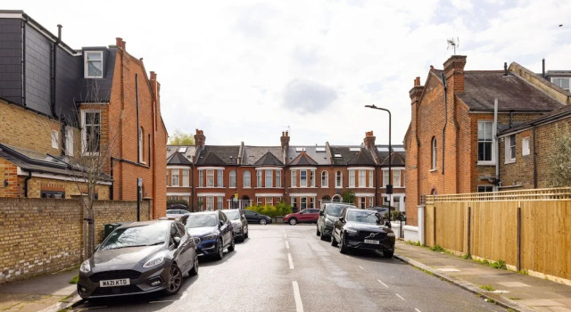 2 Bed Garden Flat in Balham, Varaa Huoneisto Asunnot kohteessa Merseyside, Huoneisto