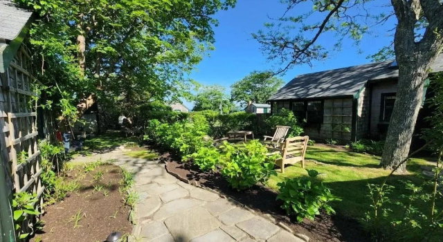 Коттедж Deluxe Summer House Hotel