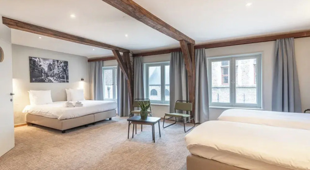 Четырёхместный номер Standard с видом на город Hotel Lucca