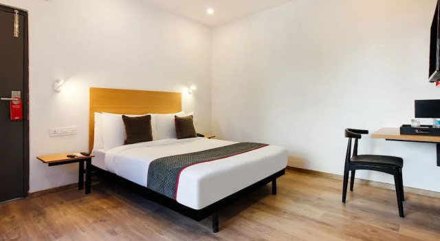 OYO Townhouse 232 RP Road