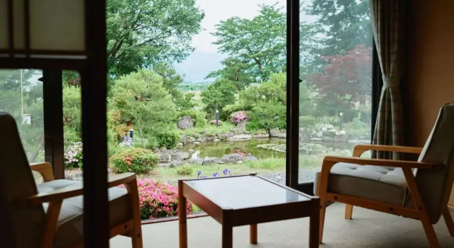 Номер Superior с видом на сад Takamiya Ryokan Sagiya Sansorai