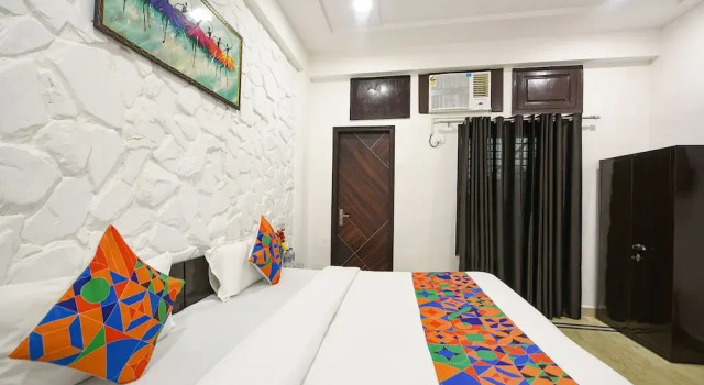 Fabhotel Silver Stone