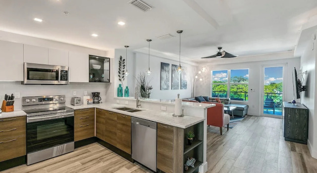 Апартаменты Comfort Dolphins Vacation Rental