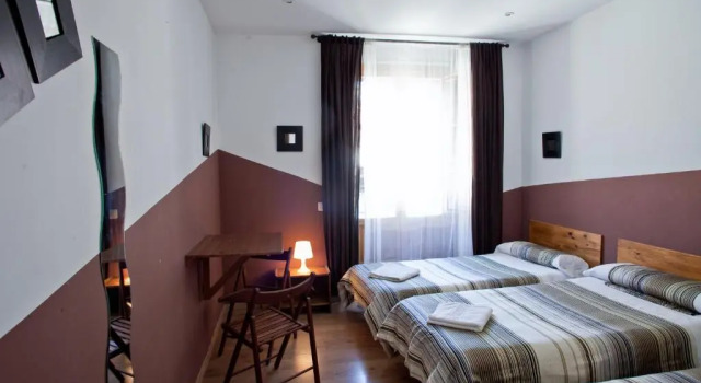 Четырёхместный номер Hostal La Casa de La Plaza