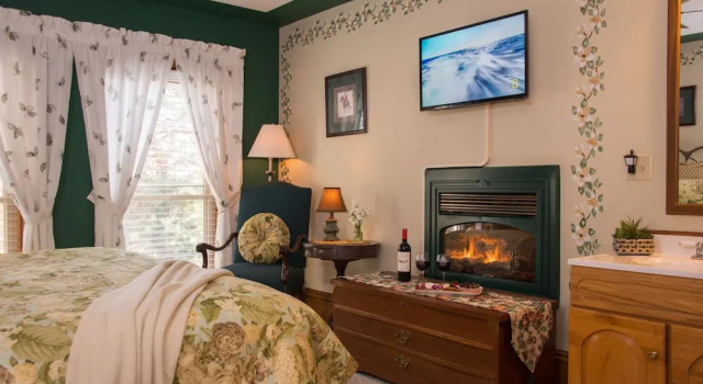 Двухместный номер Deluxe с видом на сад Sutherland House Victorian Bed and Breakfast