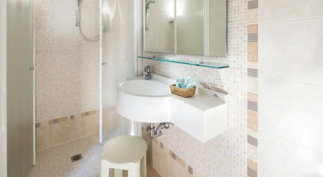 Четырёхместный номер Comfort с балконом Hotel Sampaoli